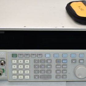 Fluke 5700A High Performance Multifunction Calibrator Wideband ACV
