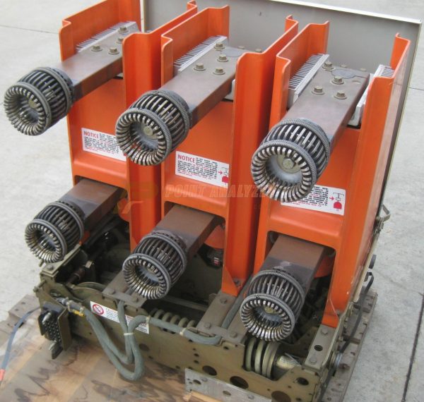 General Electric VB 13.8-1000-3 3800A PowerVac Circuit Breaker General Electric VB 13.8-1000-3 3800A PowerVac Circuit Breaker