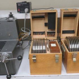Desgranges et Huot - model 5301 - Primary Standard Pressure Calibrator