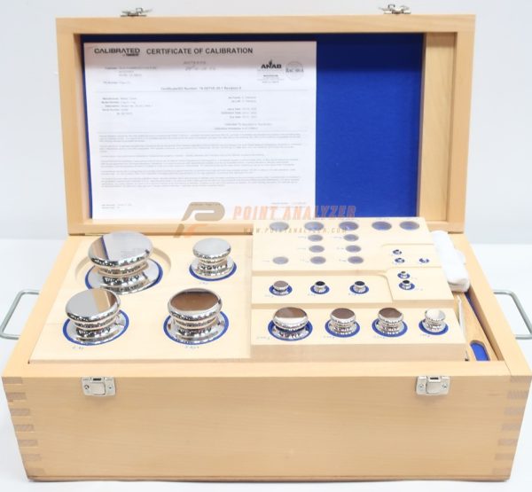 Performance BenefitsPremium Material Purity: The vacuum-melted steel construction removes dissolved gases and trace impurities, preventing ambient weight drift over time.Robust Compliance: Fully traceable to International System of Units (SI) mass standards, meeting strict GMP, GLP, and ISO 9001 quality system requirements.Comprehensive Handling Kit: The set includes essential maintenance accessories such as specialized tweezers, brushes, and cleaning cloths to safely manage the weights without transfer of skin oils